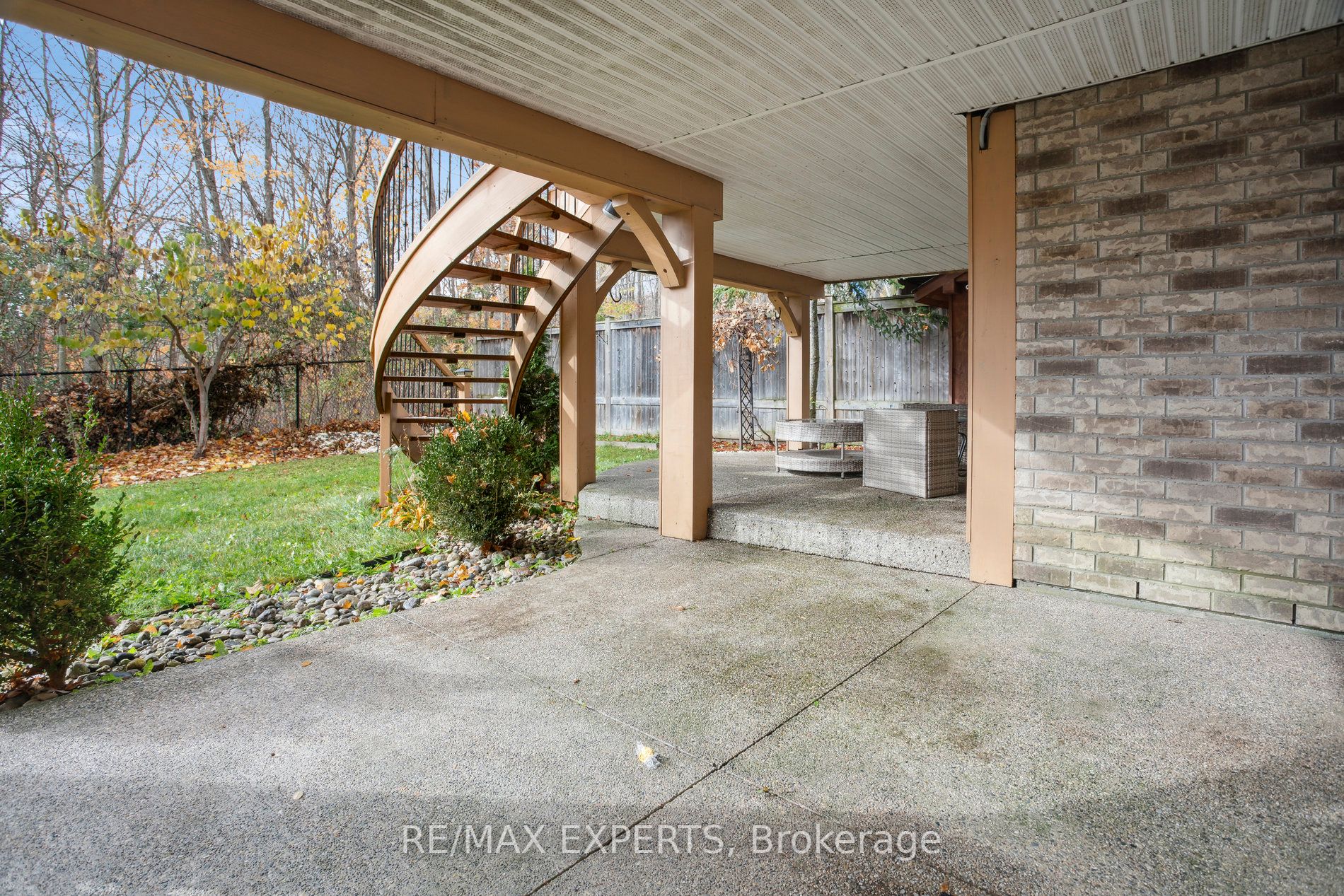 2077 Springridge Dr