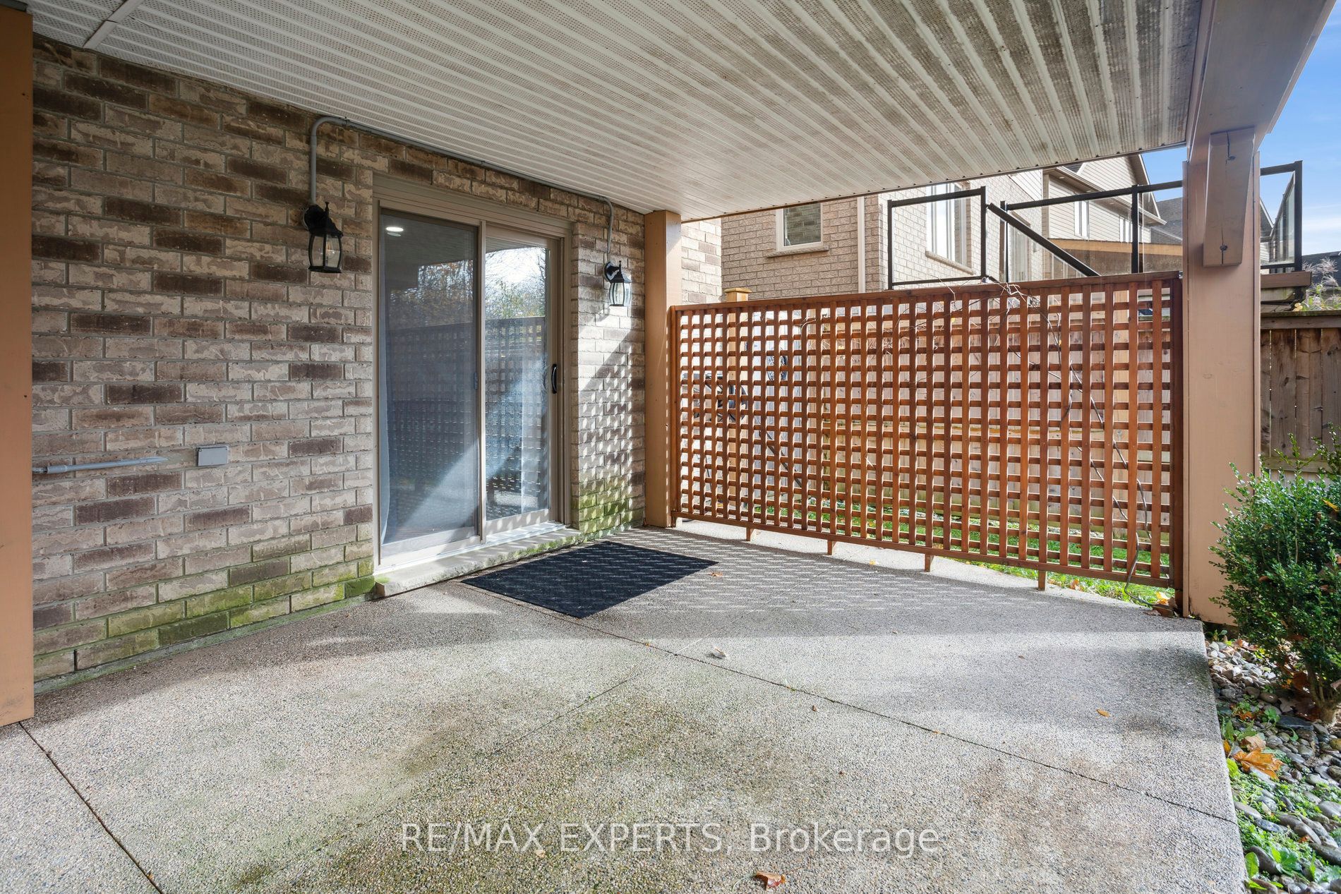 2077 Springridge Dr