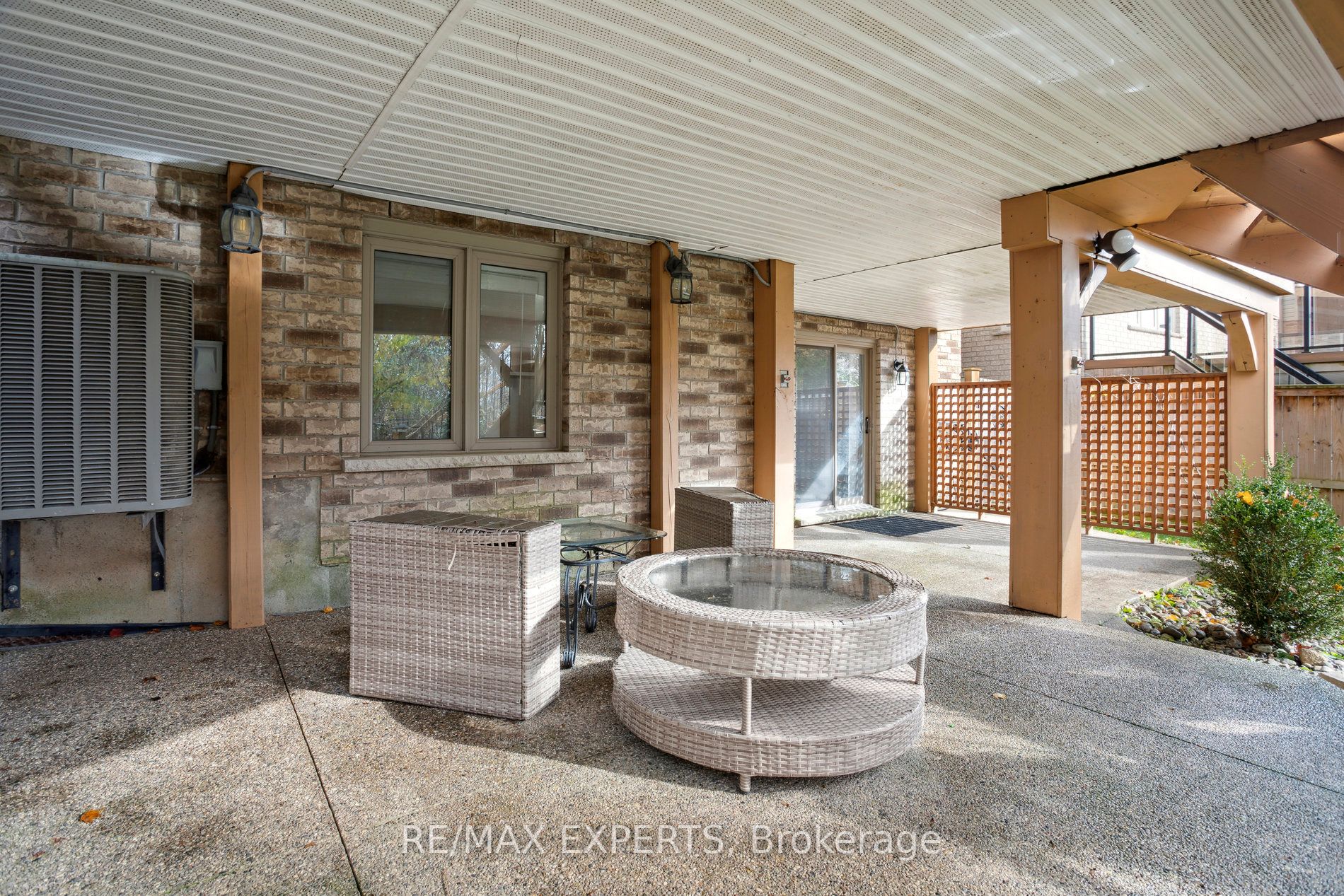 2077 Springridge Dr