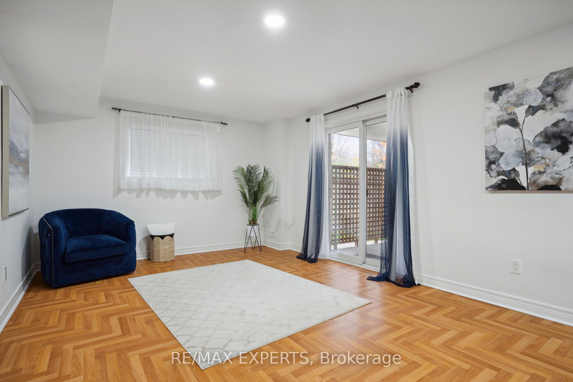 2077 Springridge Dr