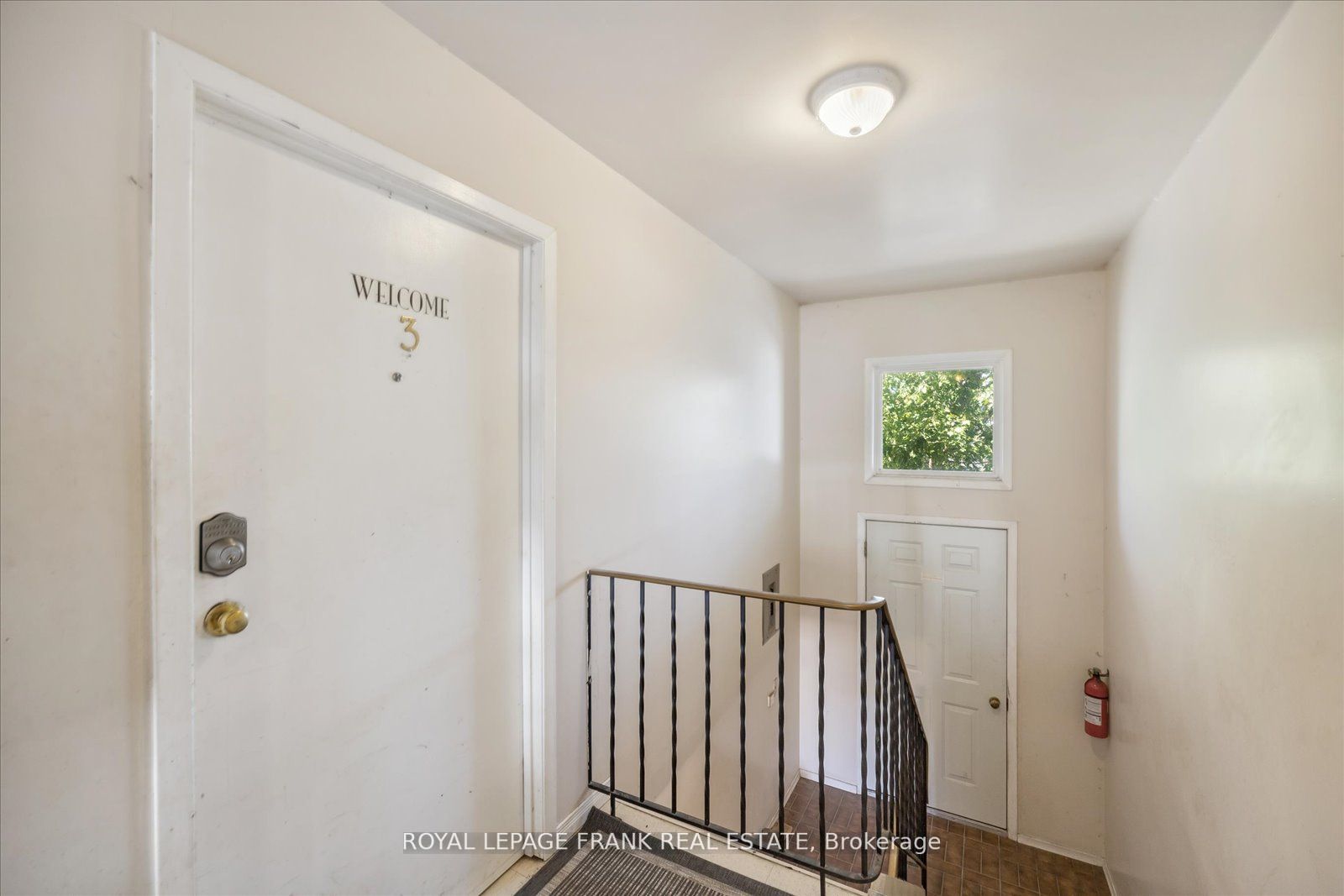 286 William St N