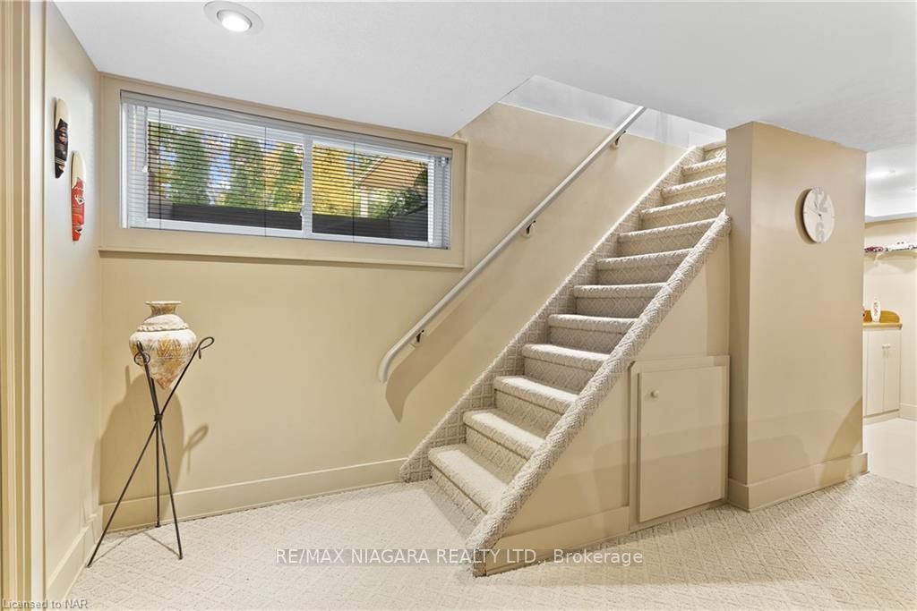 47 Aquadale Dr