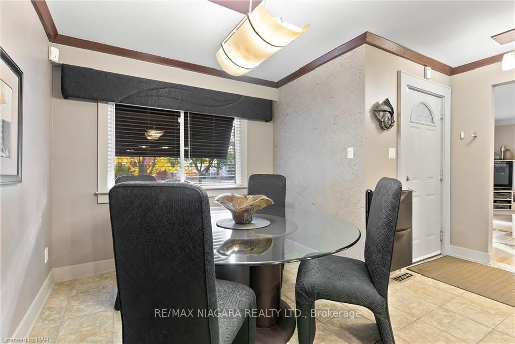 47 Aquadale Dr