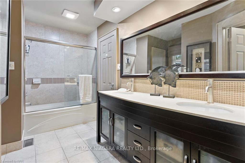 47 Aquadale Dr