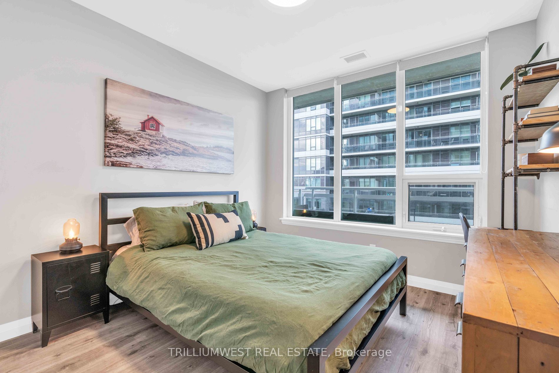 63 Arthur St S, #411