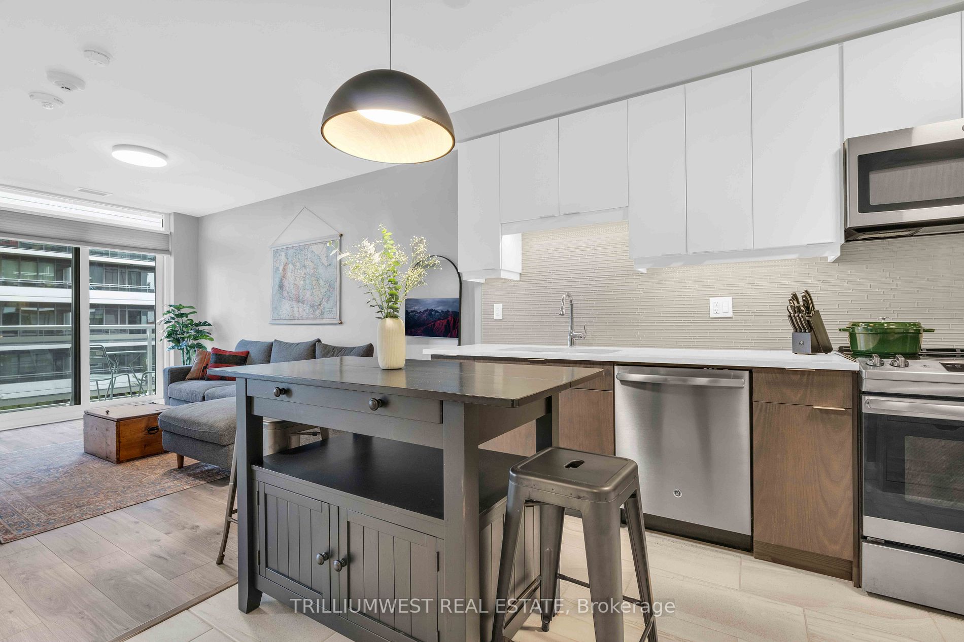 63 Arthur St S, #411