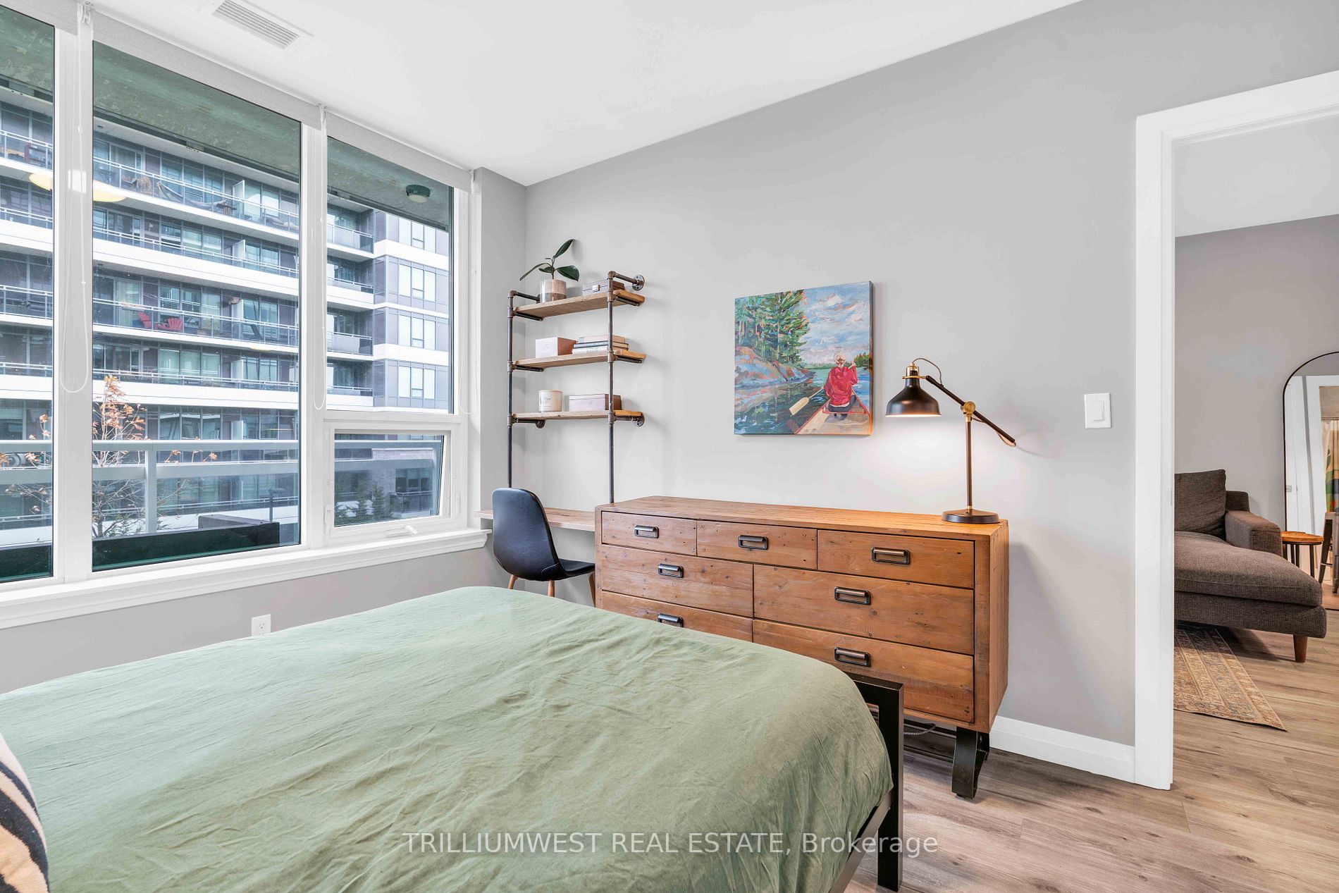 63 Arthur St S, #411