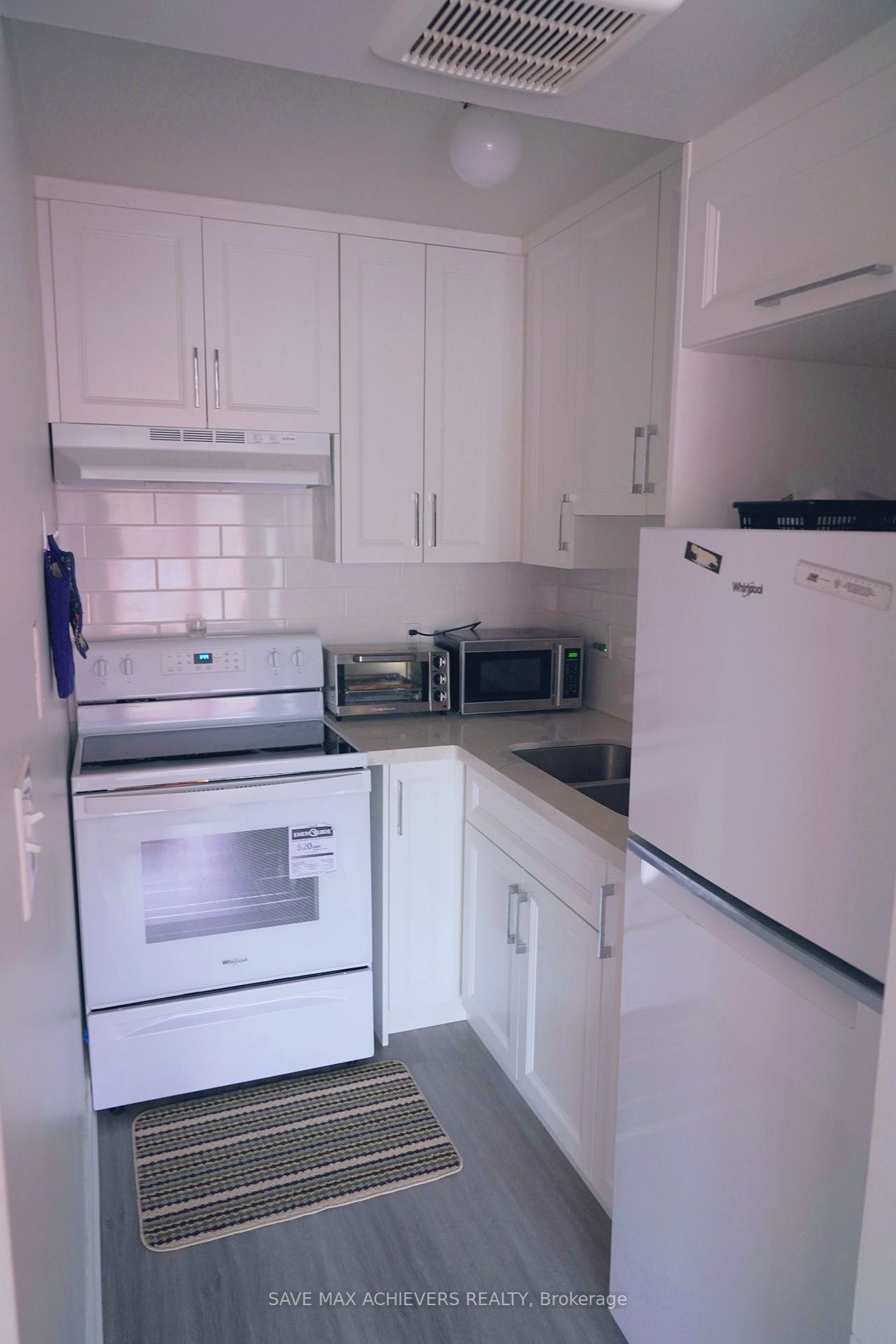 150 Charlton Ave E, #2205