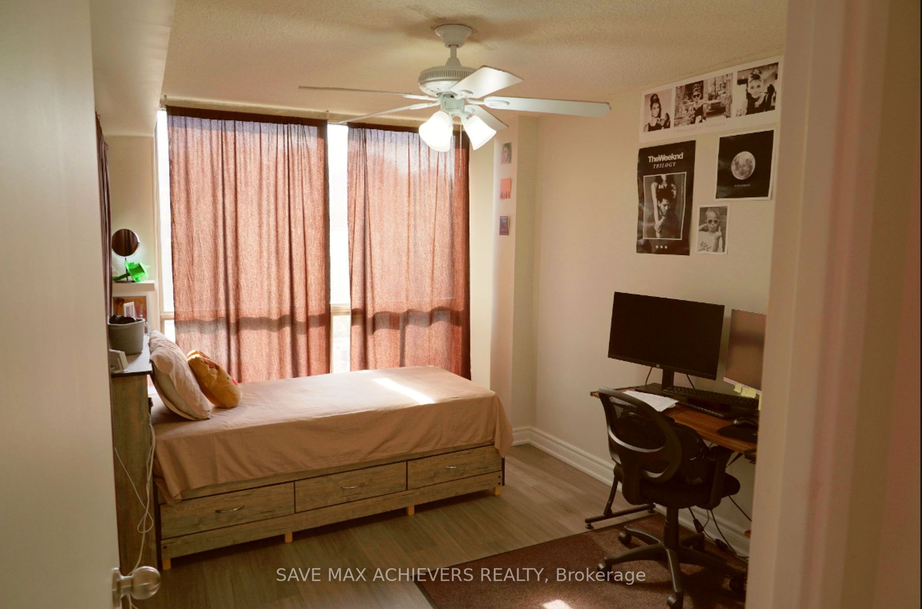 150 Charlton Ave E, #2205