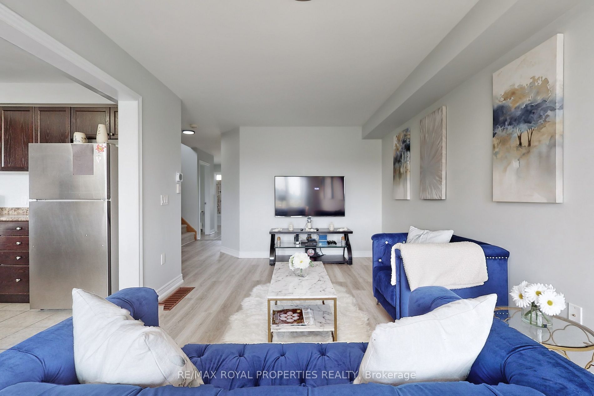 740 Cook Cres