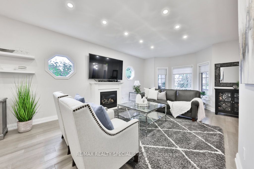 17 Haney Dr