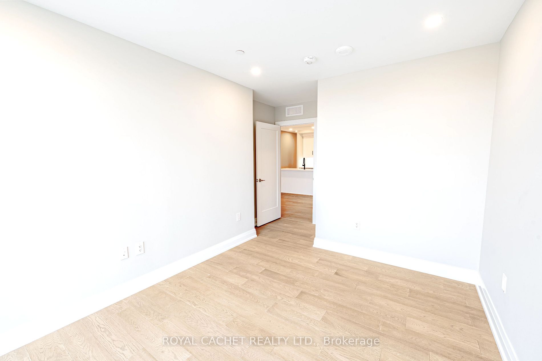 71 Wyndham St S, #409