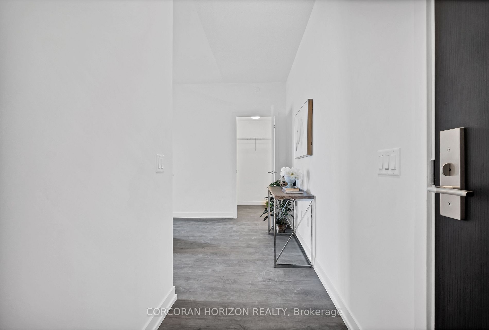 55 Duke St W, #1605