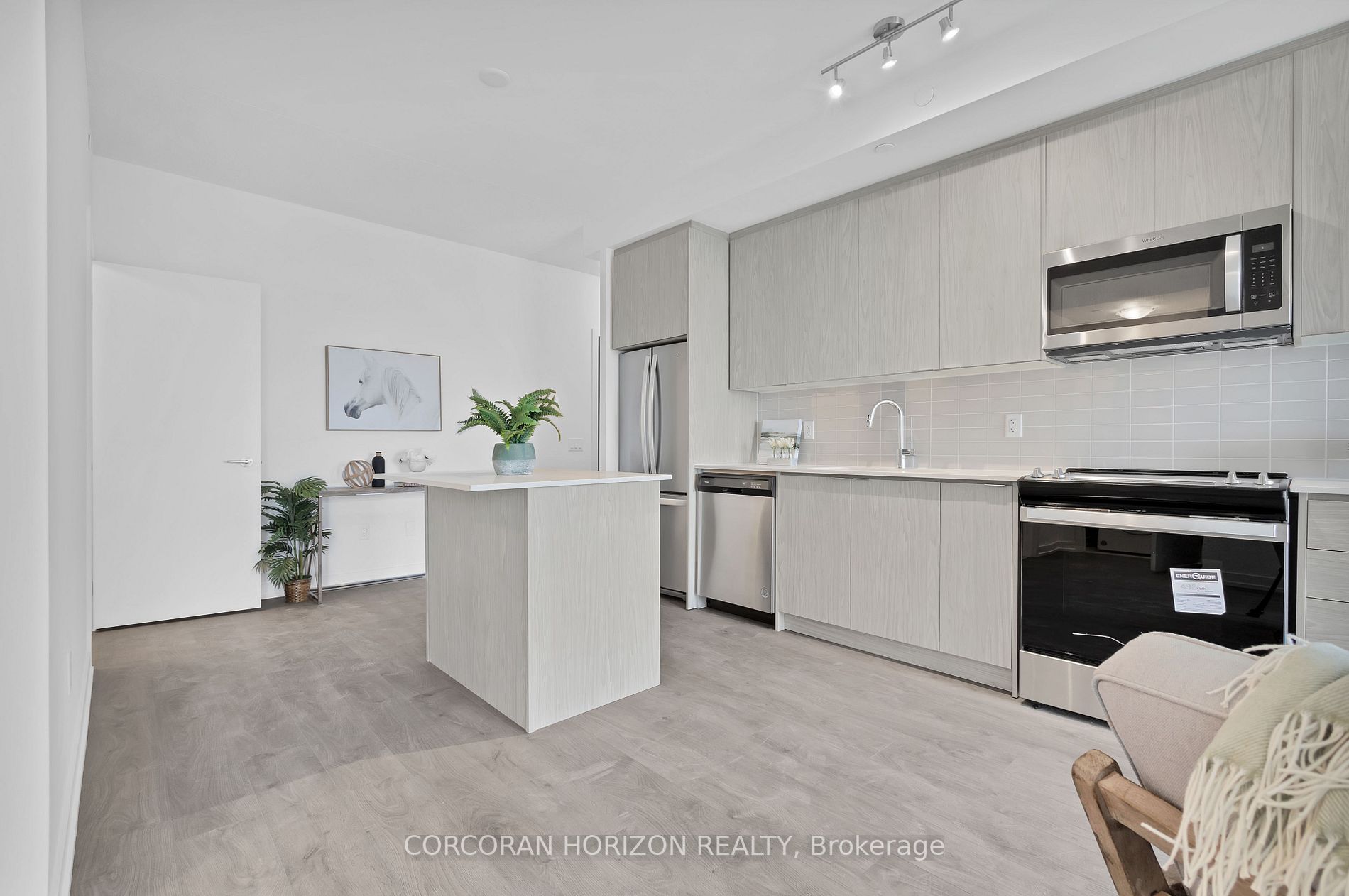 55 Duke St W, #1605