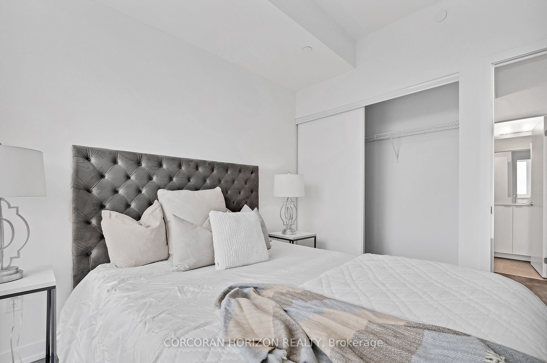 55 Duke St W, #1605
