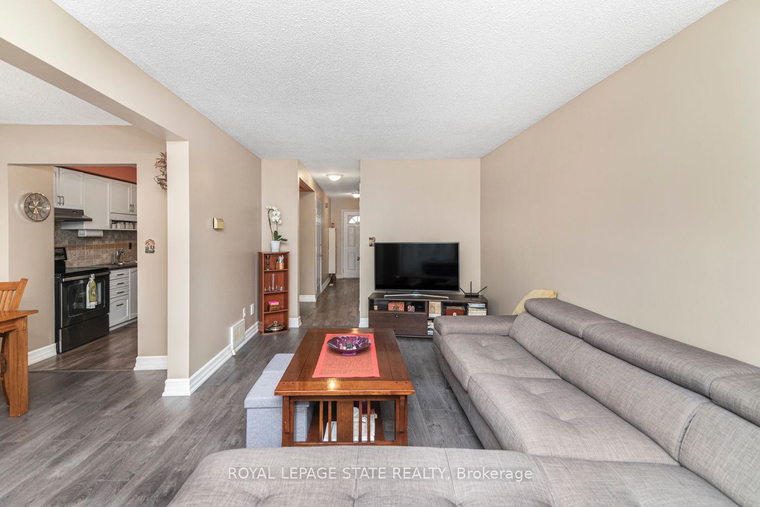 1 Royalwood Crt, #15