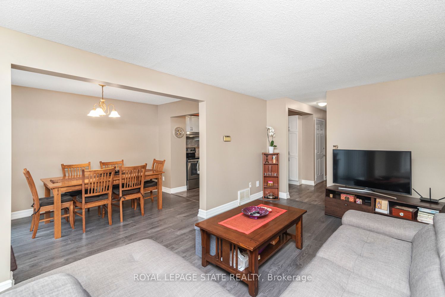 1 Royalwood Crt, #15