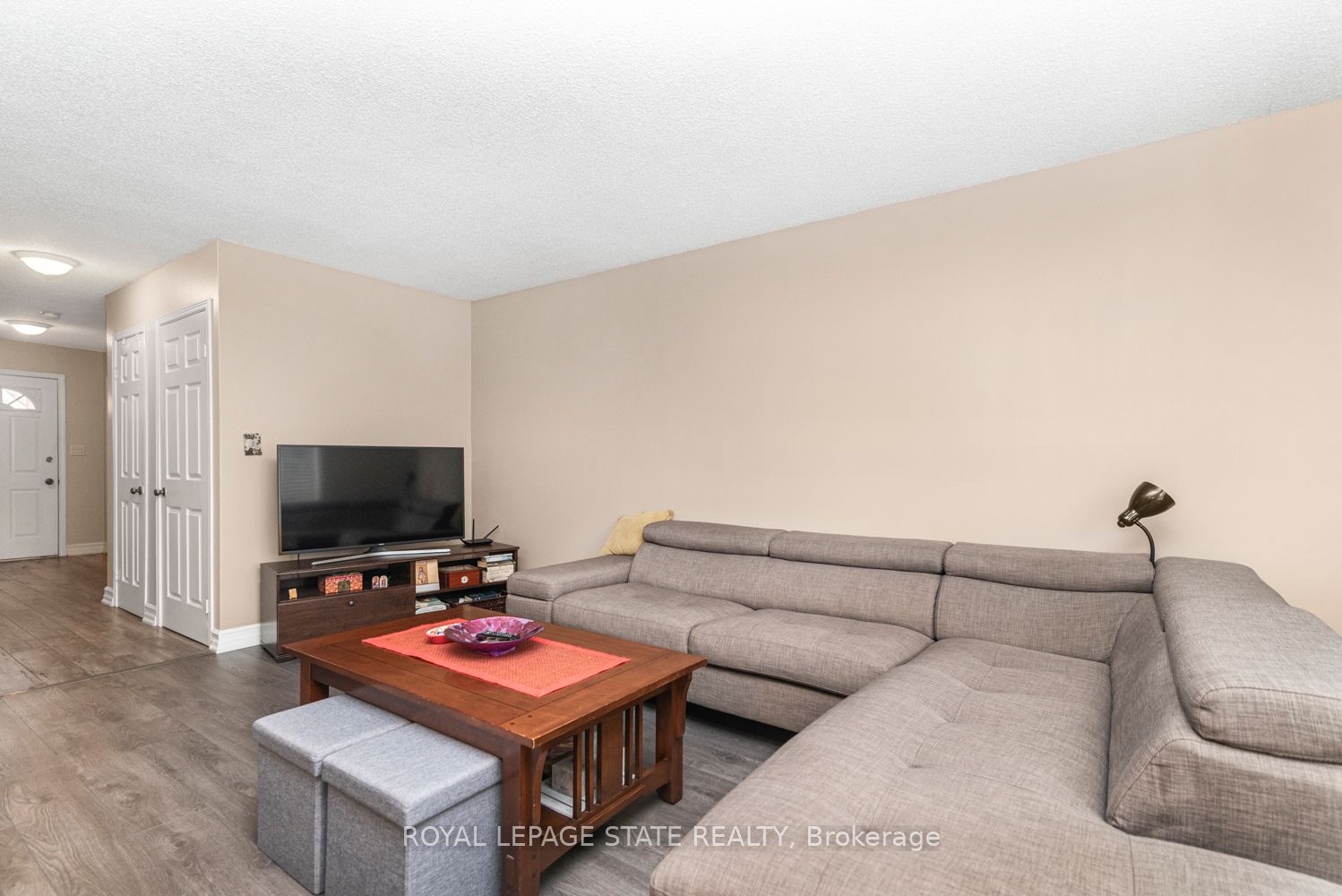 1 Royalwood Crt, #15