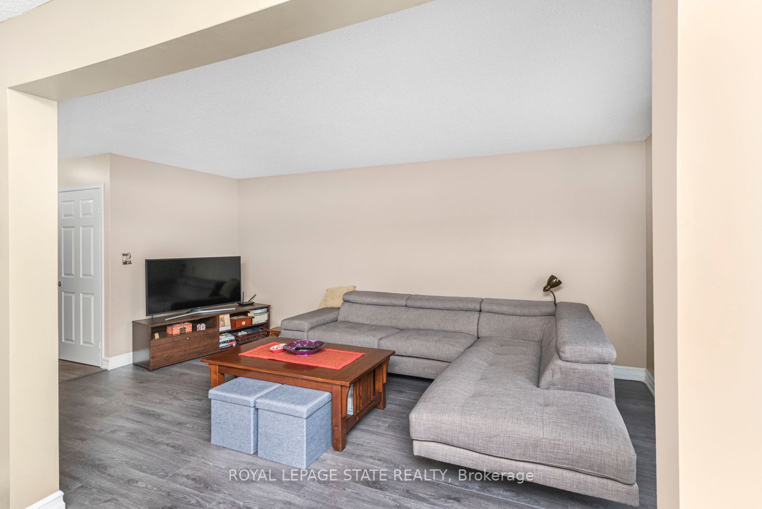 1 Royalwood Crt, #15