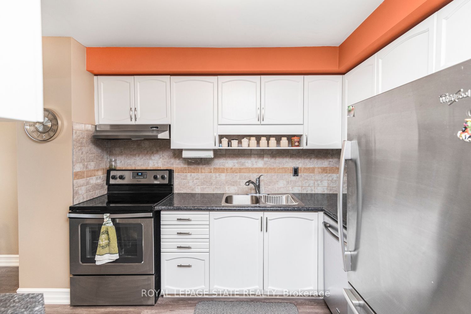 1 Royalwood Crt, #15
