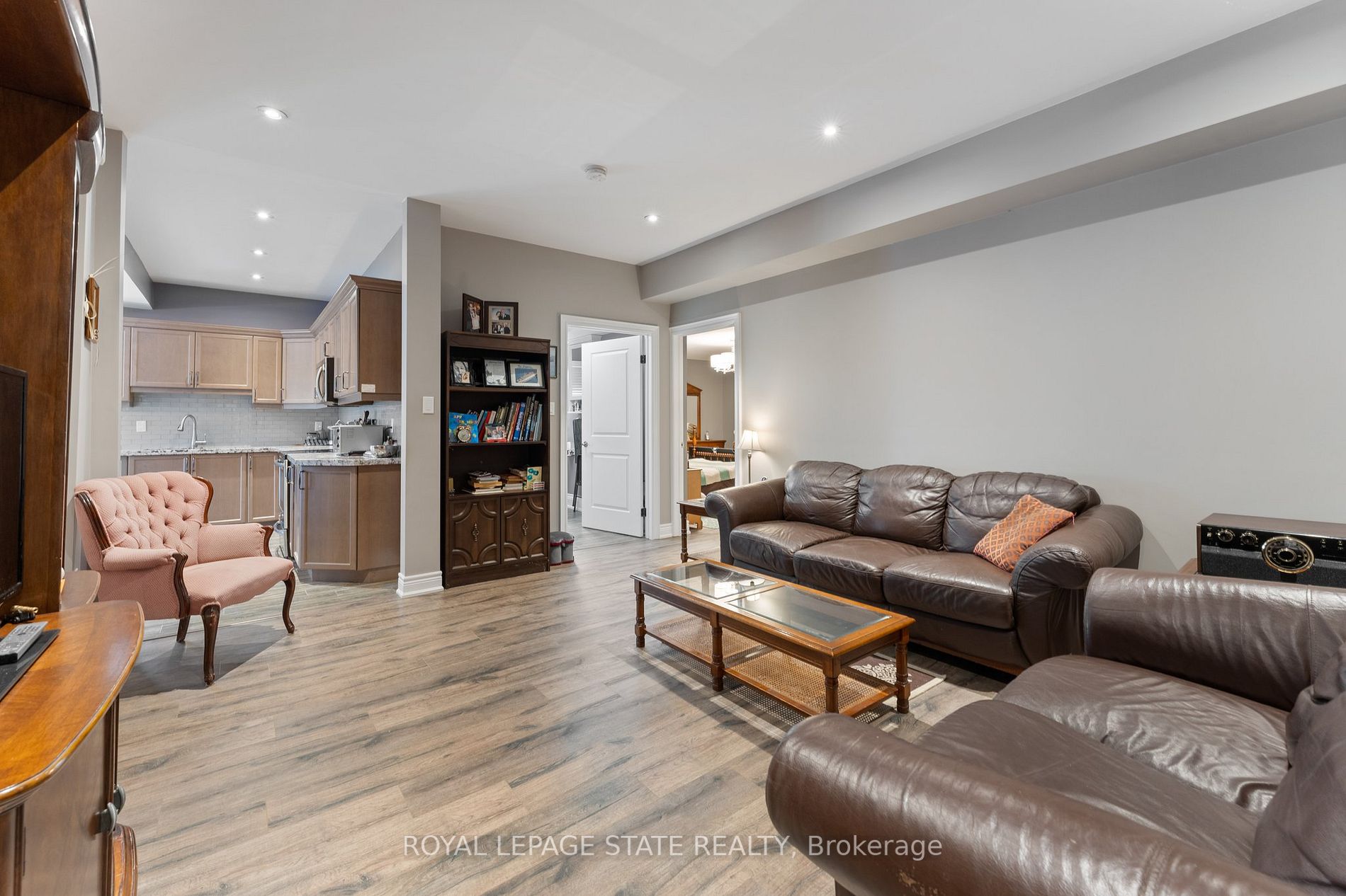 9848 Twenty Road W