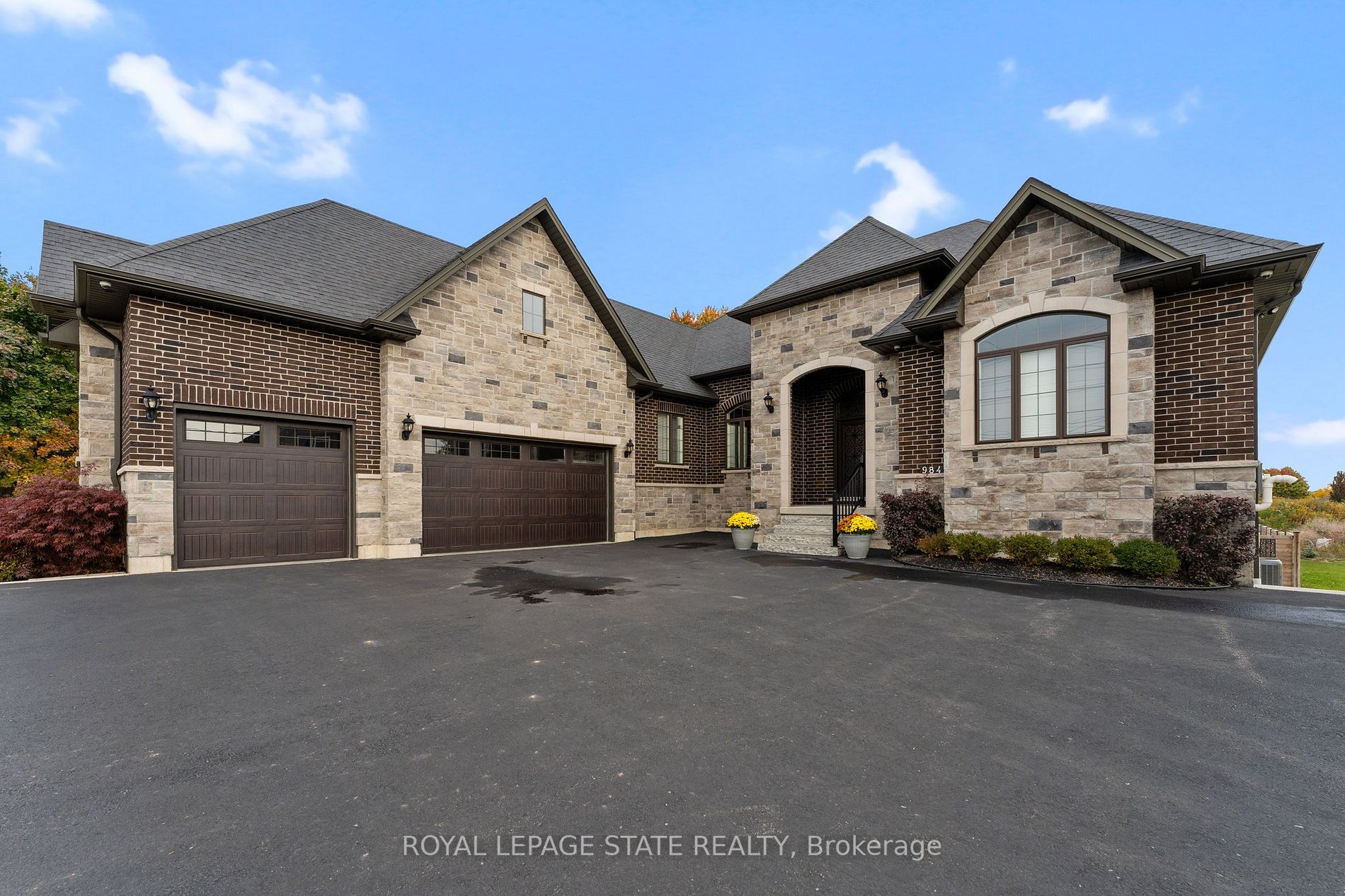 9848 Twenty Road W