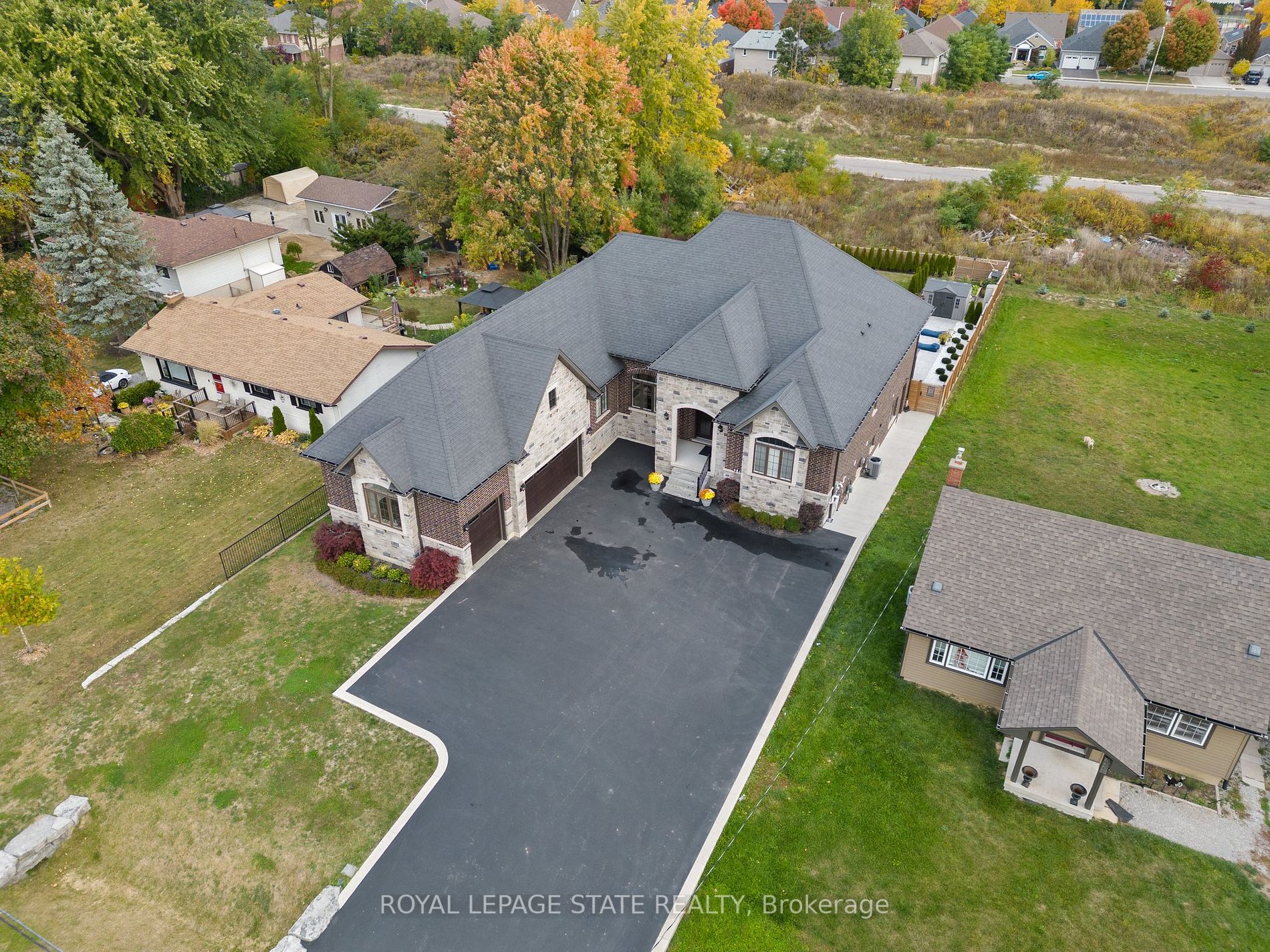 9848 Twenty Road W