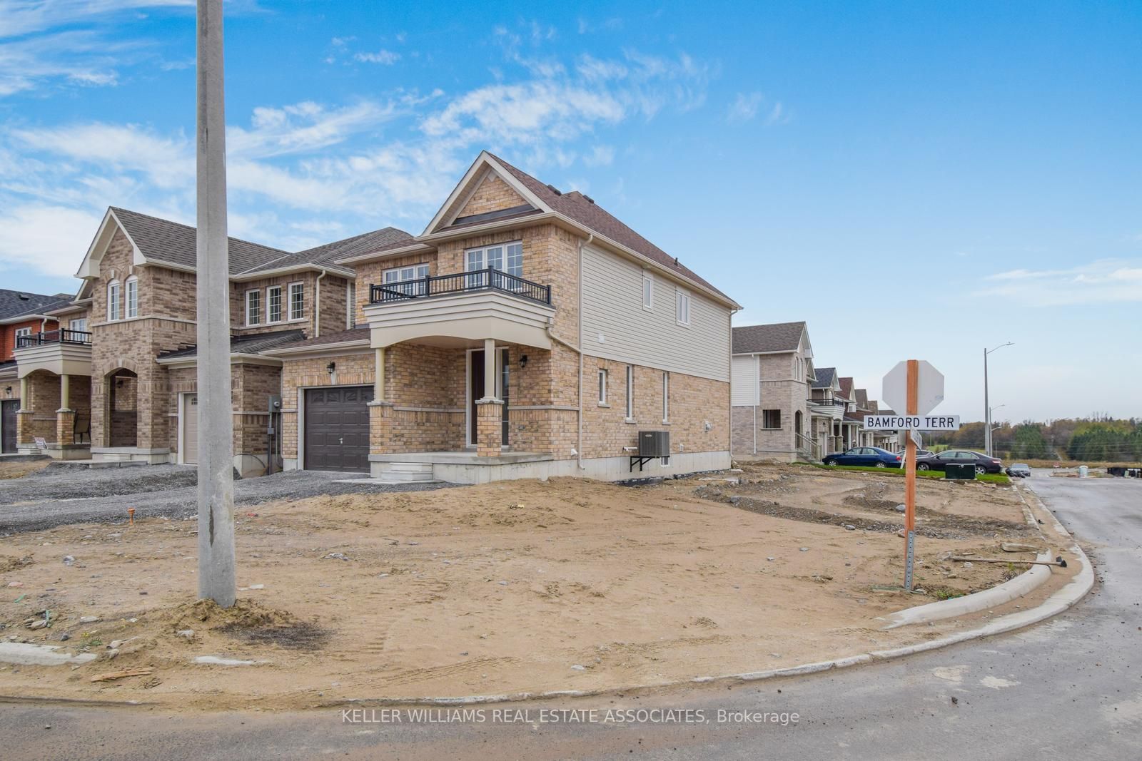 916 Bamford Terr