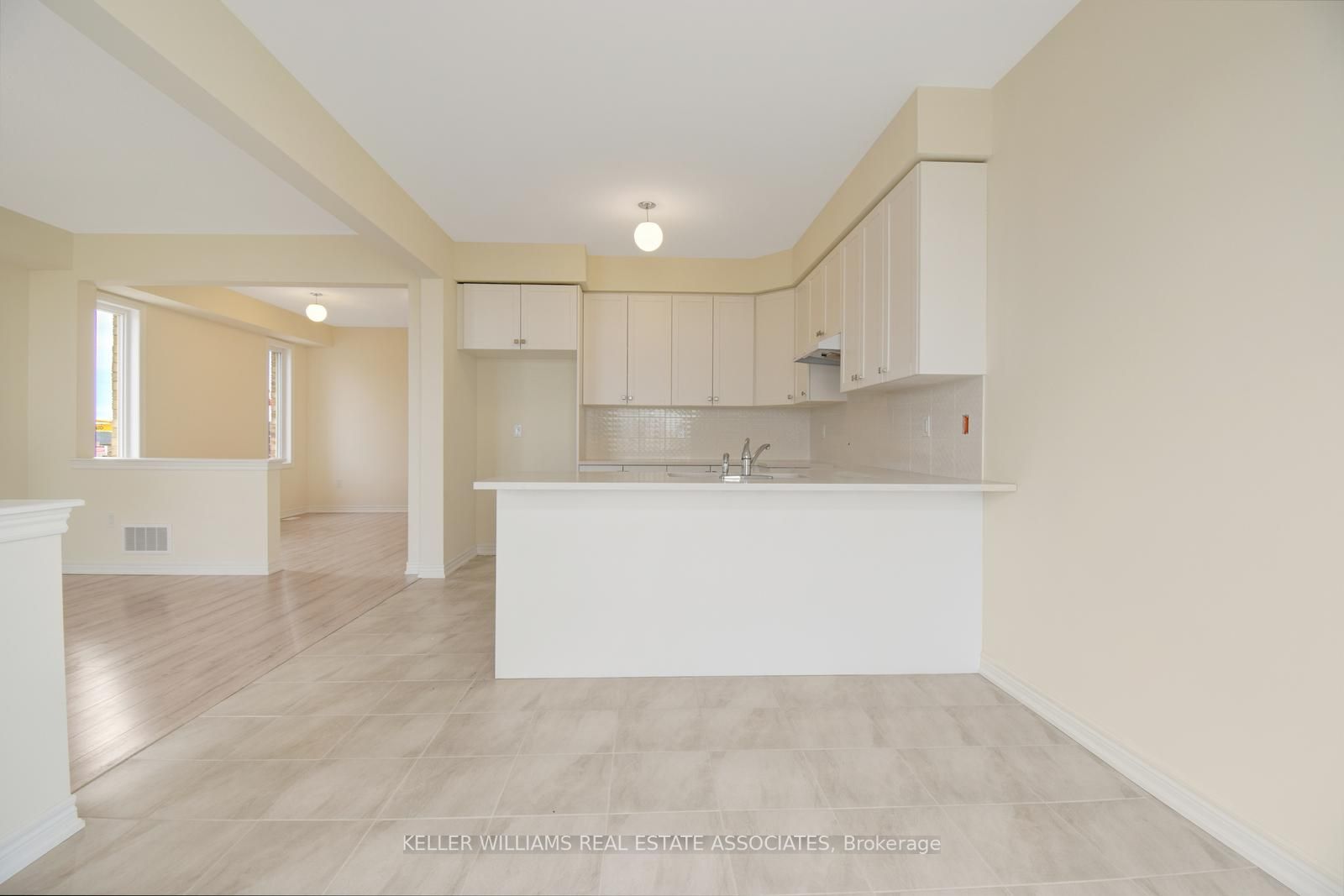 916 Bamford Terr