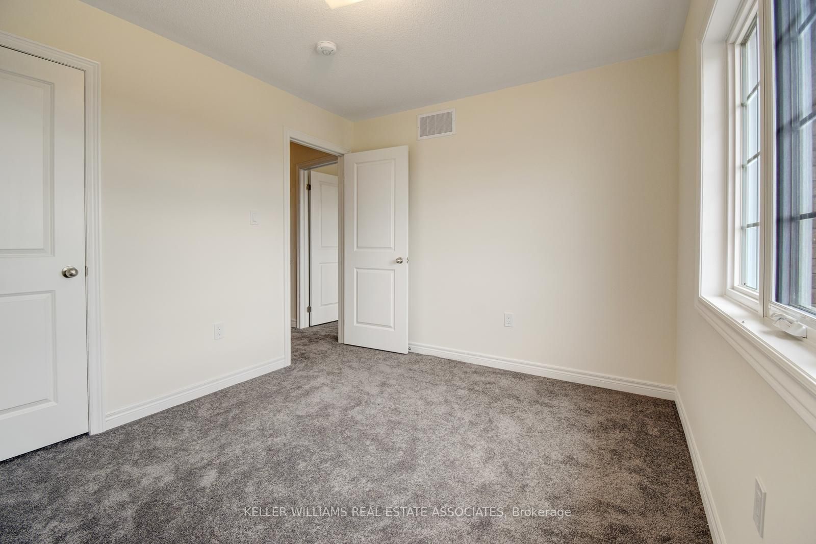 916 Bamford Terr