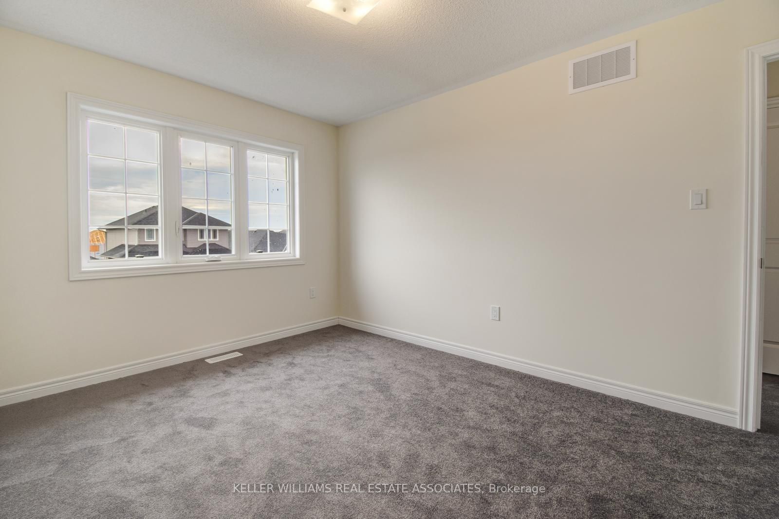 916 Bamford Terr