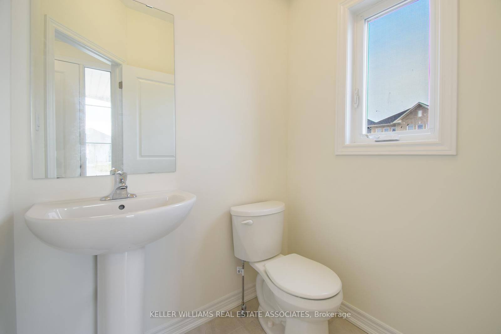 916 Bamford Terr