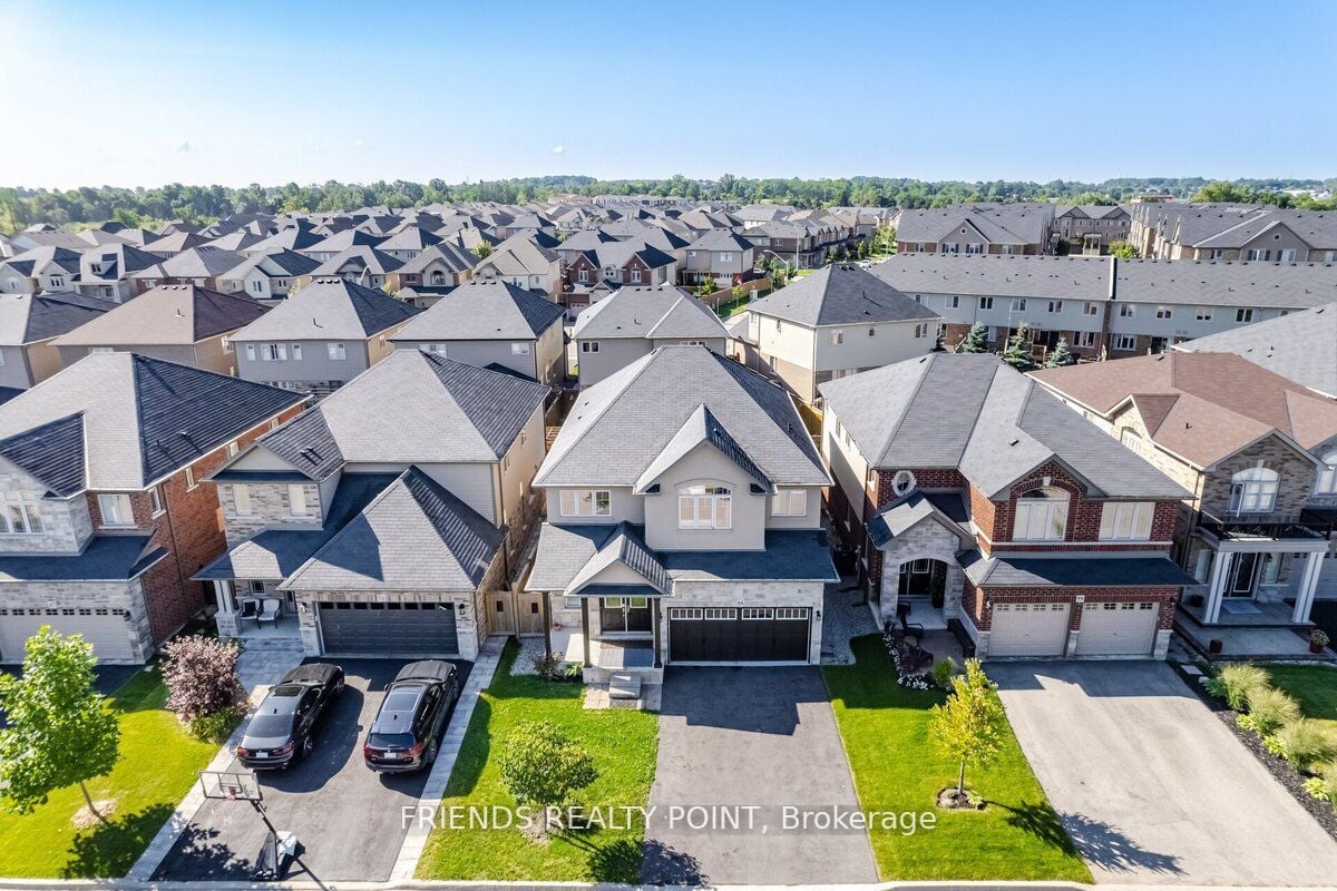55 Thornbury Crt