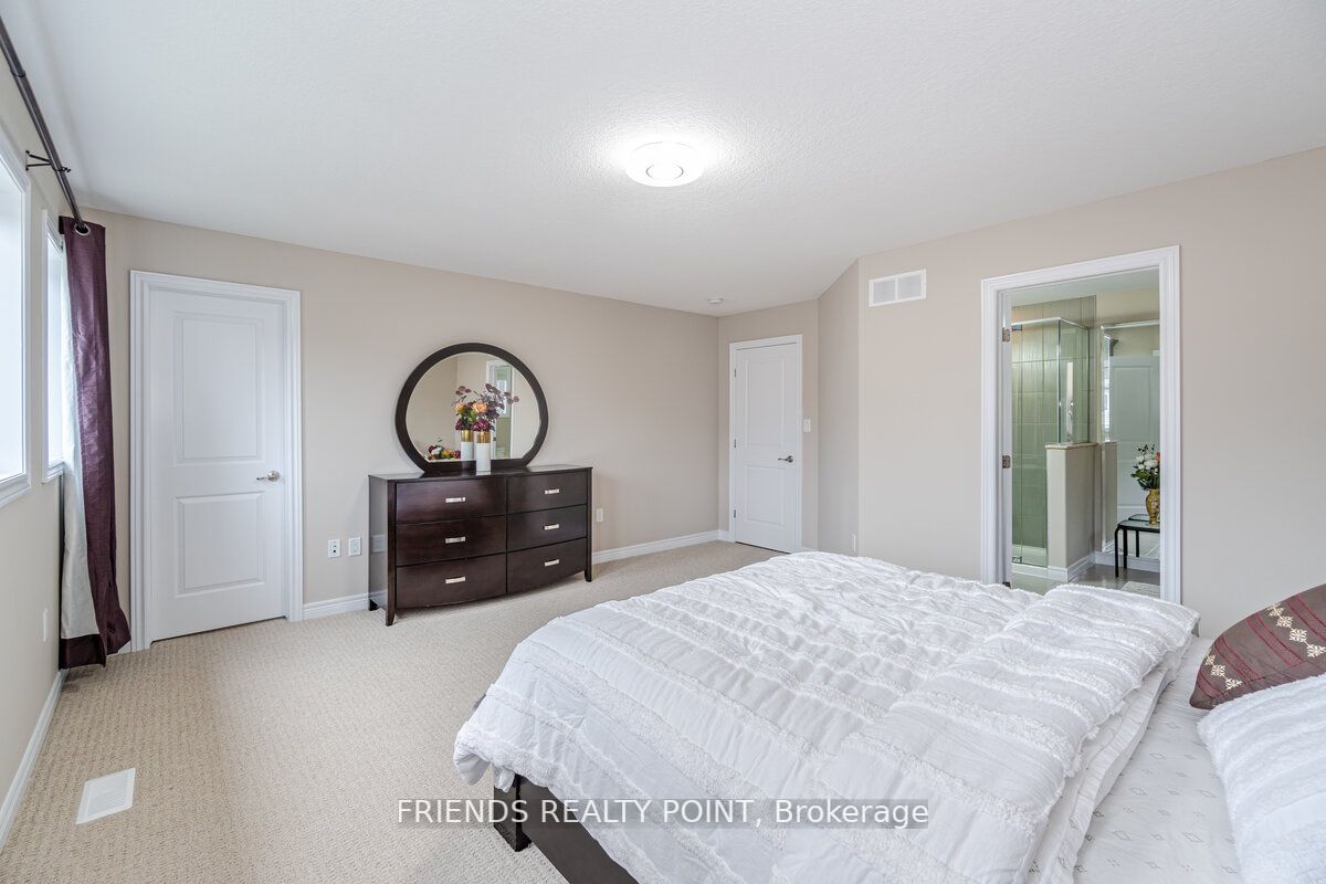 55 Thornbury Crt