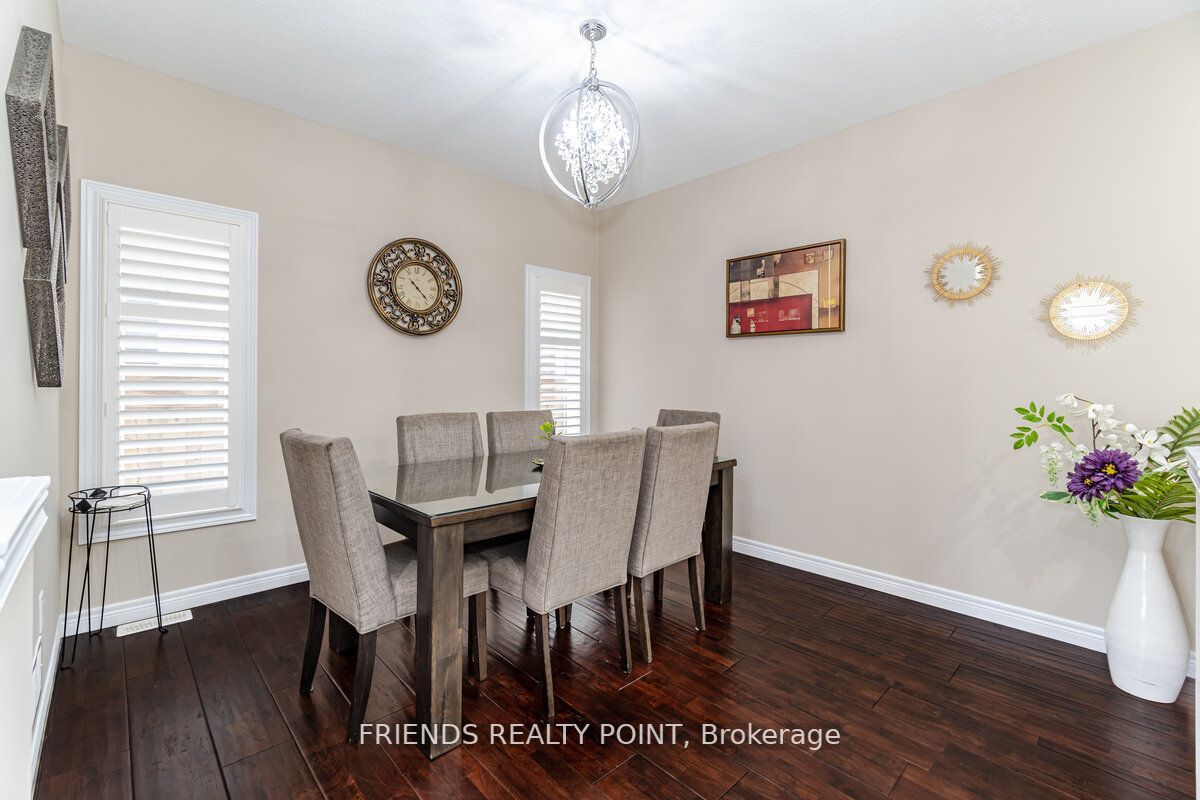 55 Thornbury Crt