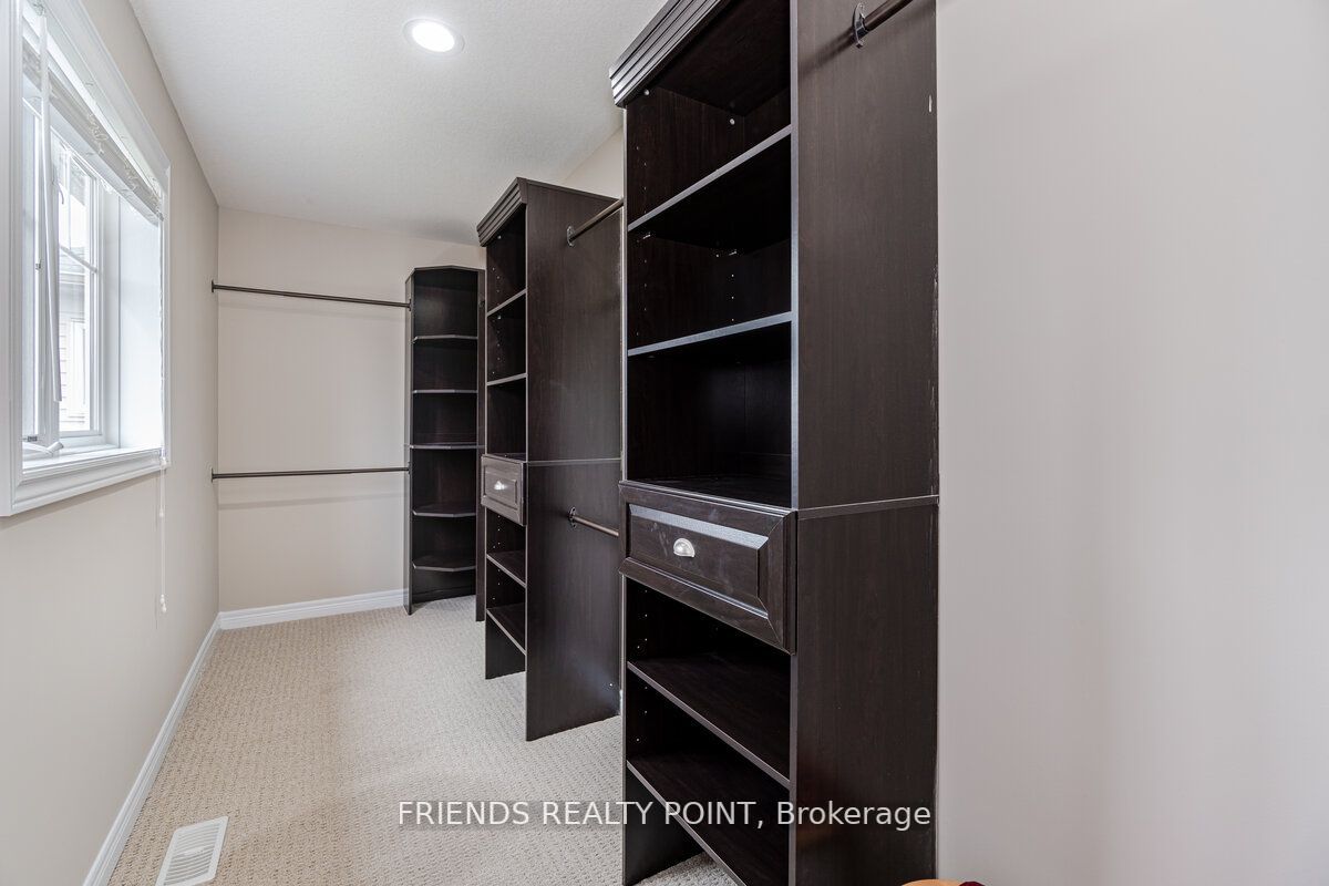 55 Thornbury Crt