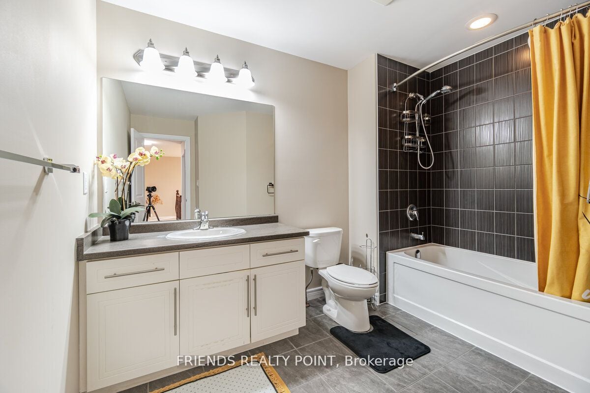 55 Thornbury Crt