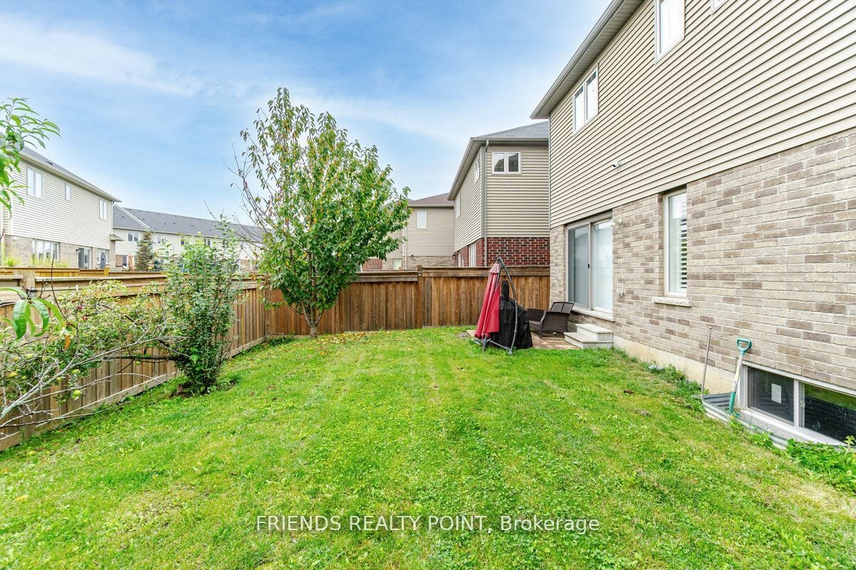 55 Thornbury Crt