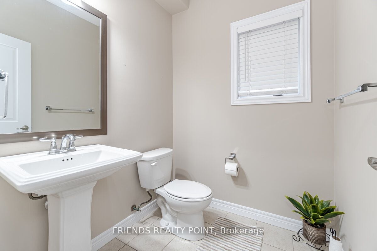 55 Thornbury Crt