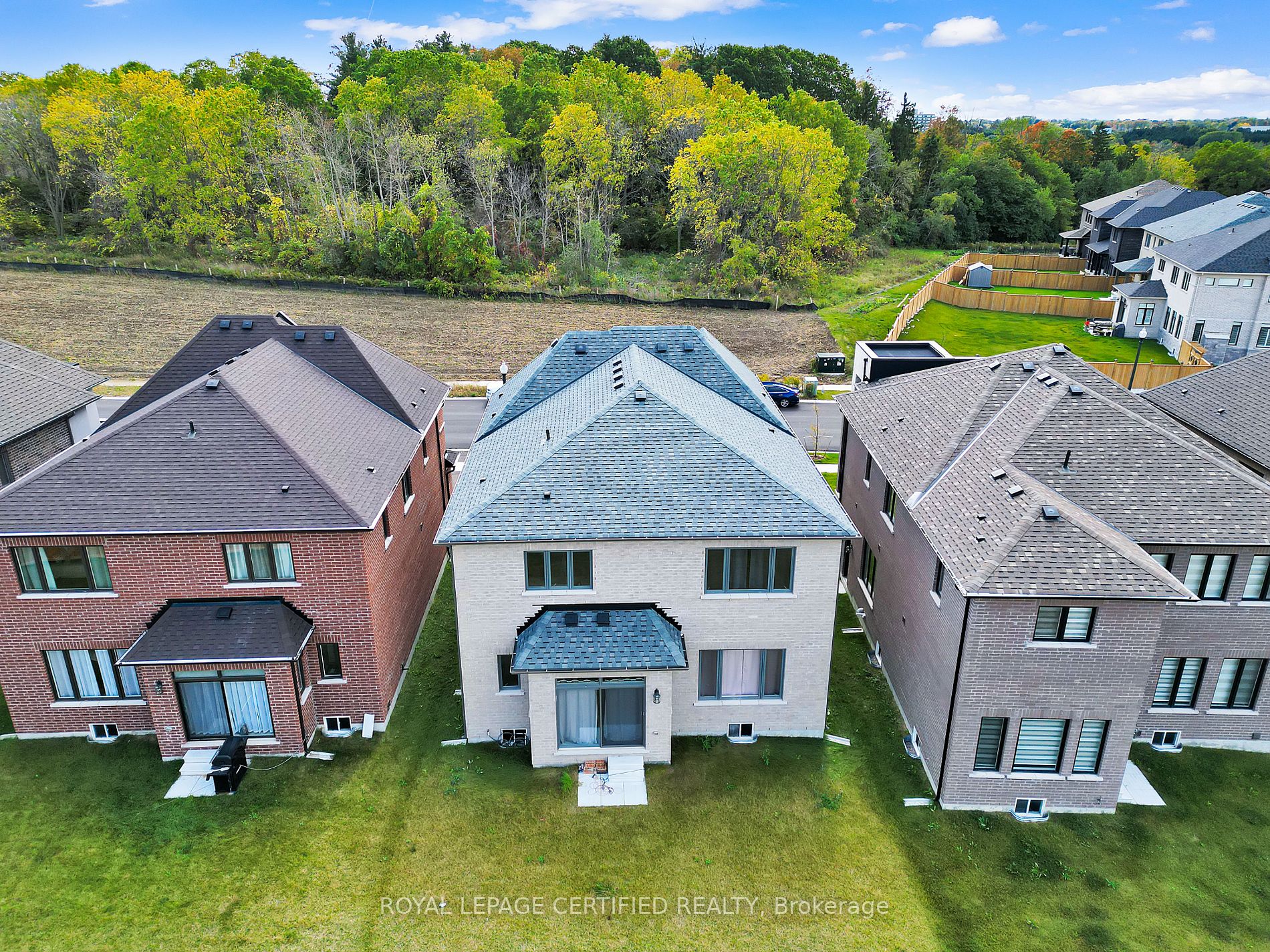 1283 Upper Thames Dr