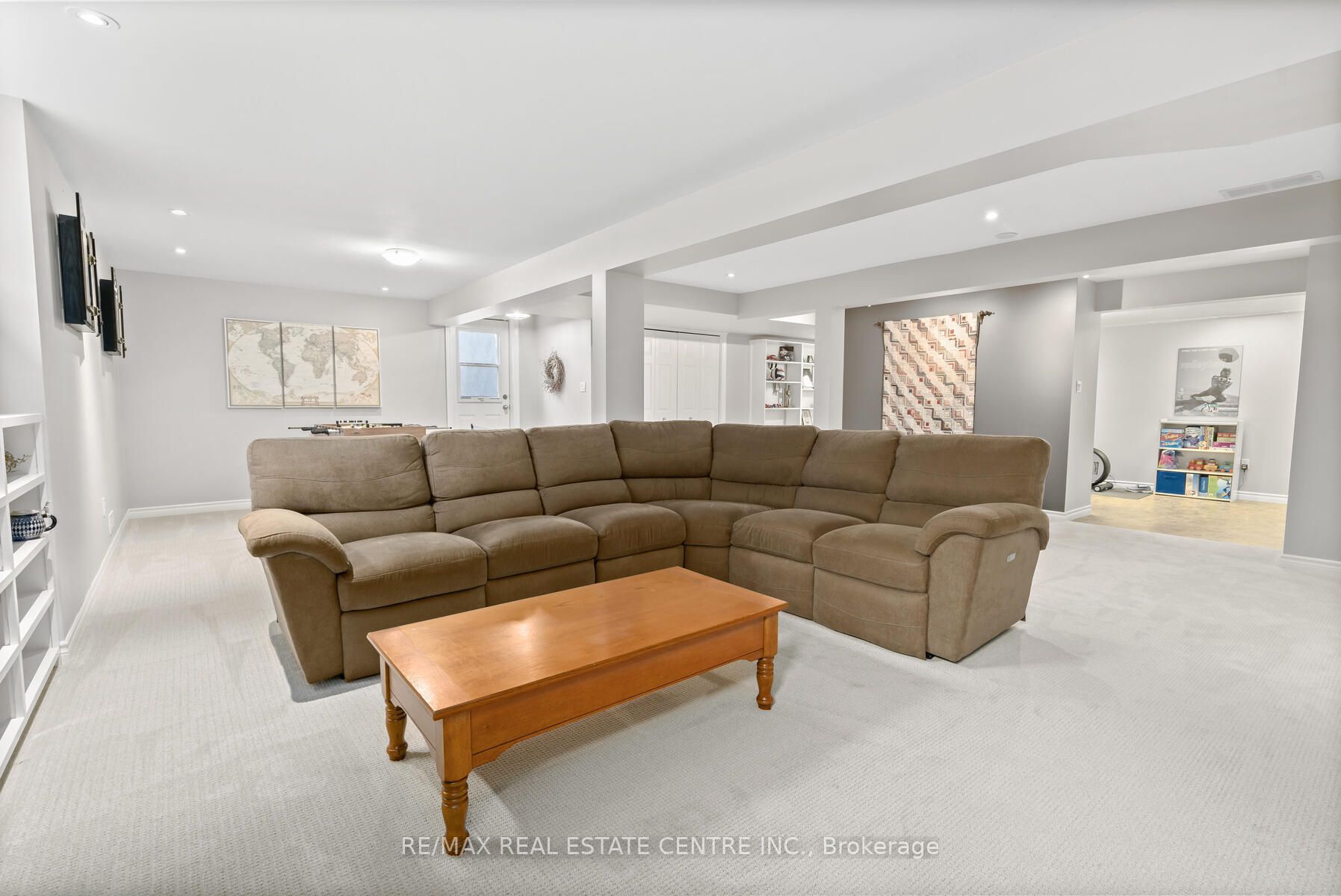 50 Delarmbro Dr