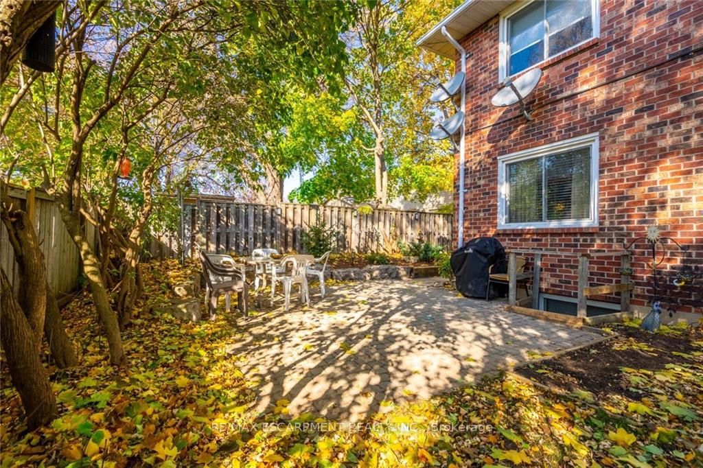 81 Hamilton St N