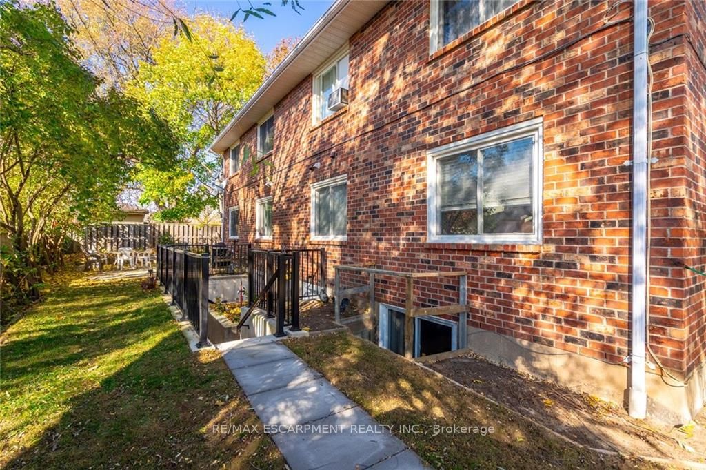 81 Hamilton St N