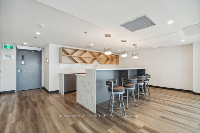 60 Frederick St N, #1407