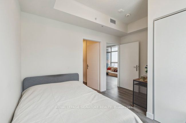 60 Frederick St N, #1407