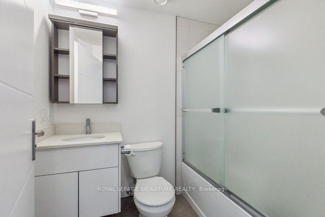 60 Frederick St N, #1407