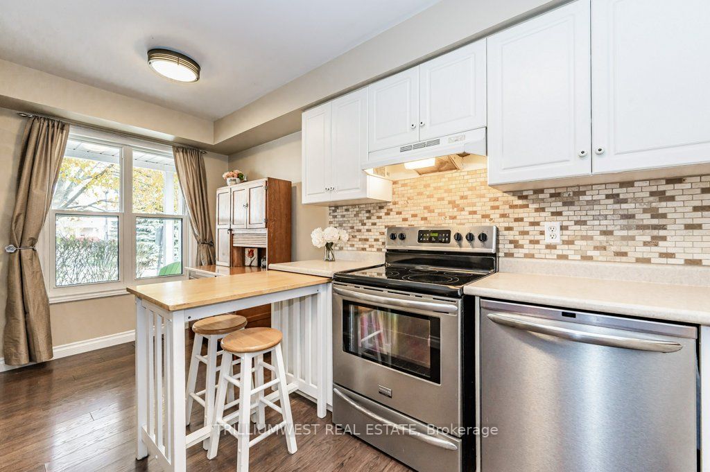 240 London Rd W, #18