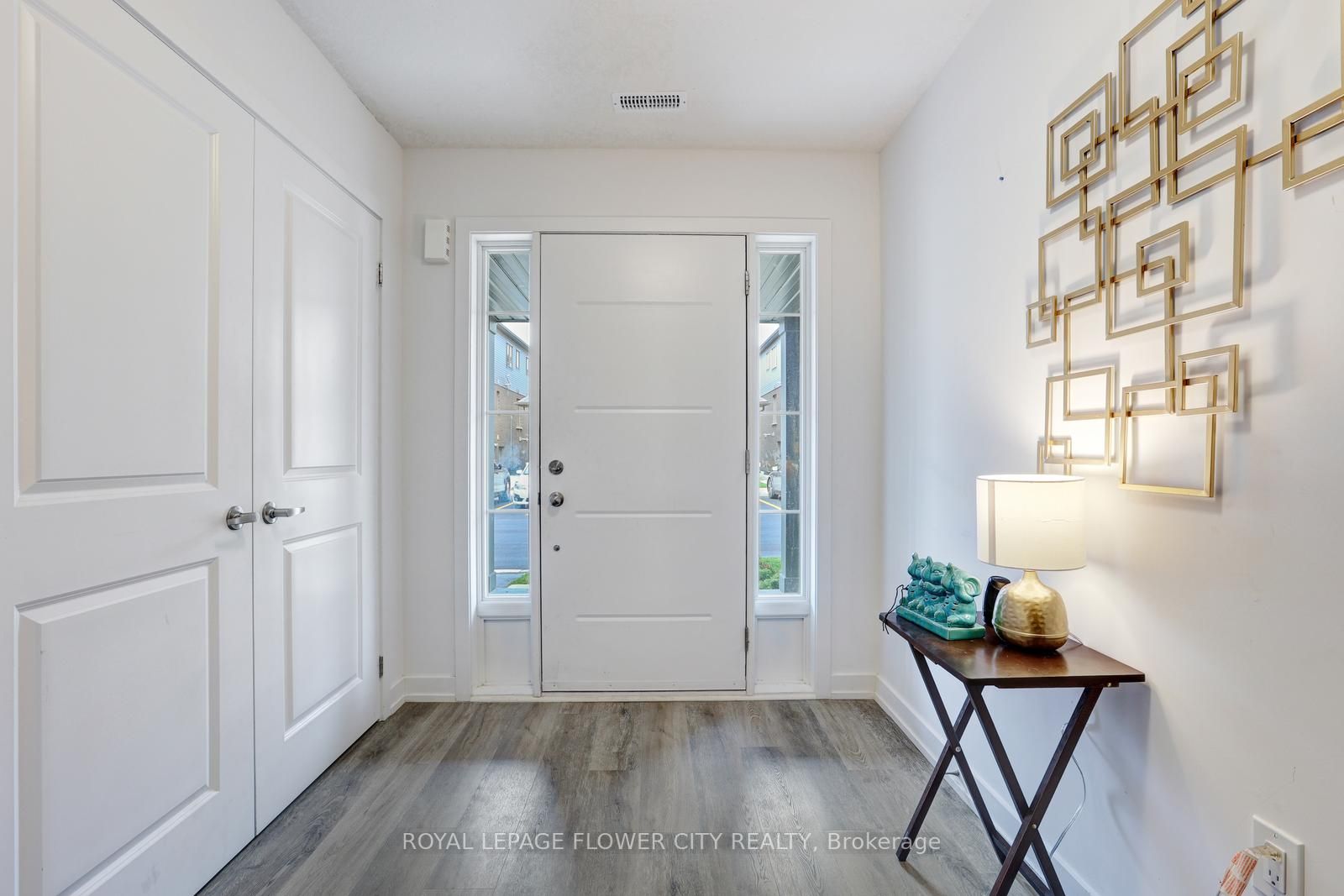 205 West Oak Tr, #16