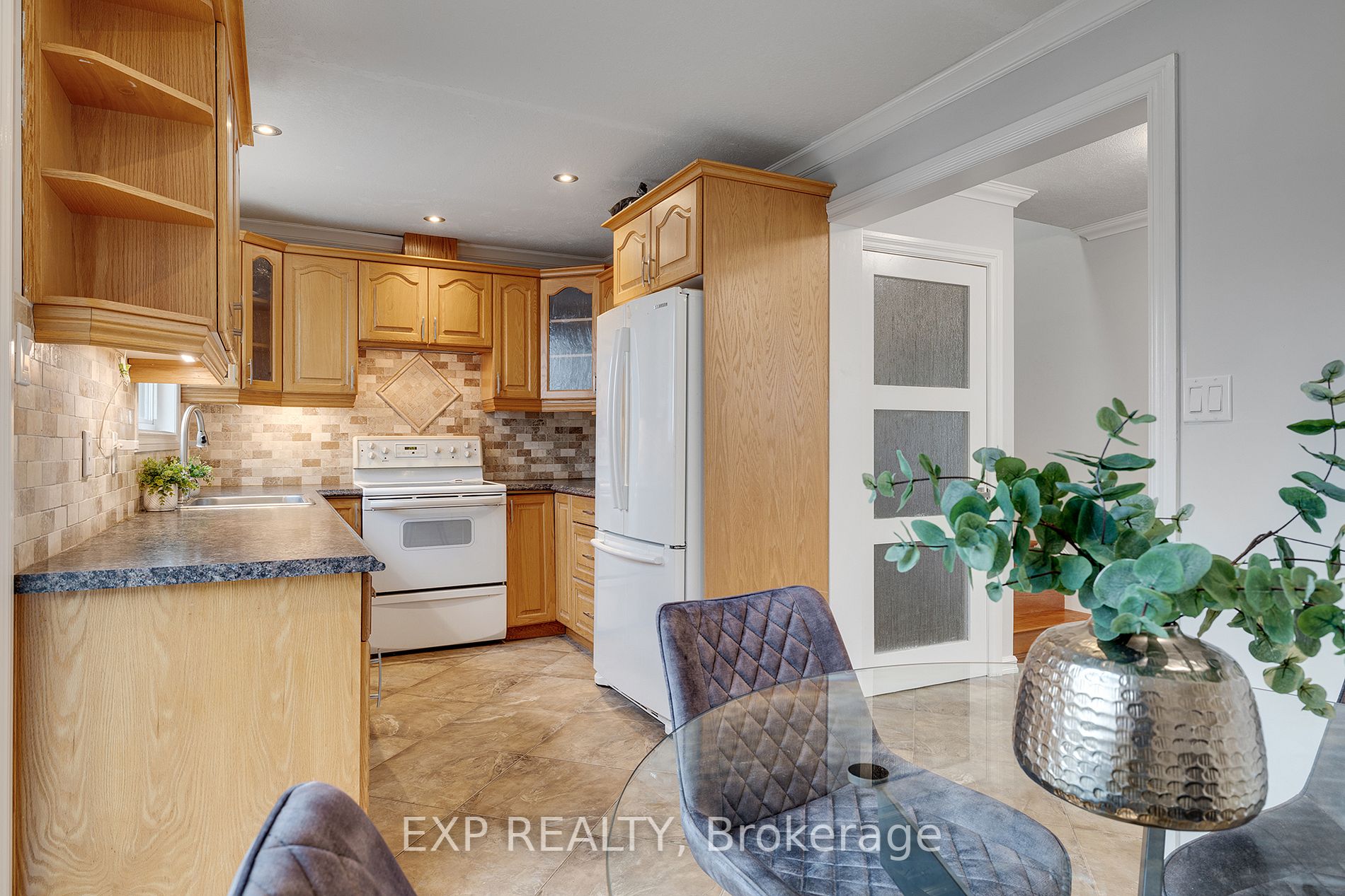 146 Mooregate Cres