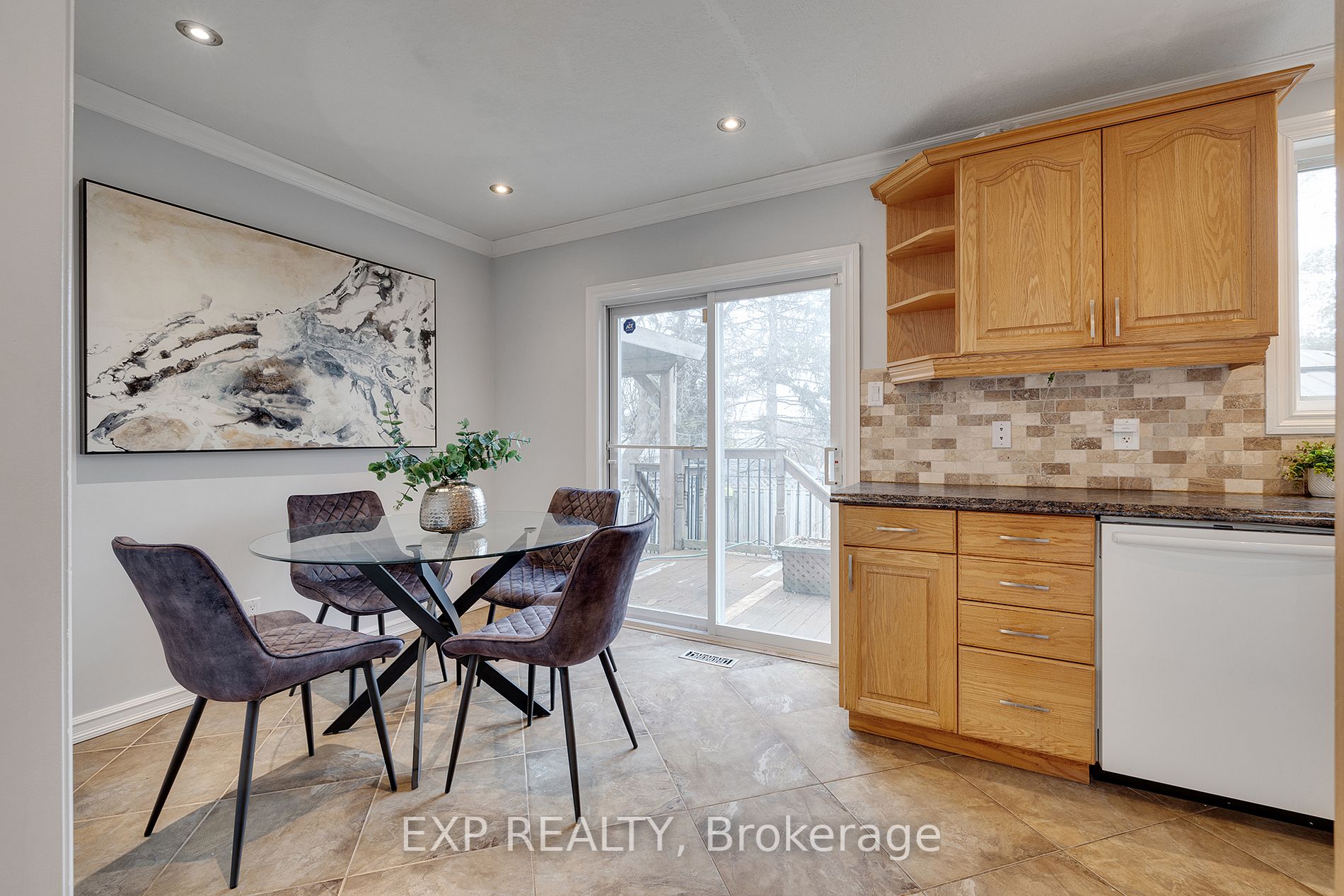 146 Mooregate Cres